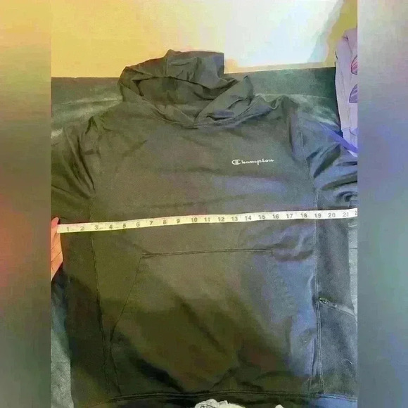 Champion sweateshirt🔥 - Picture 3 of 5